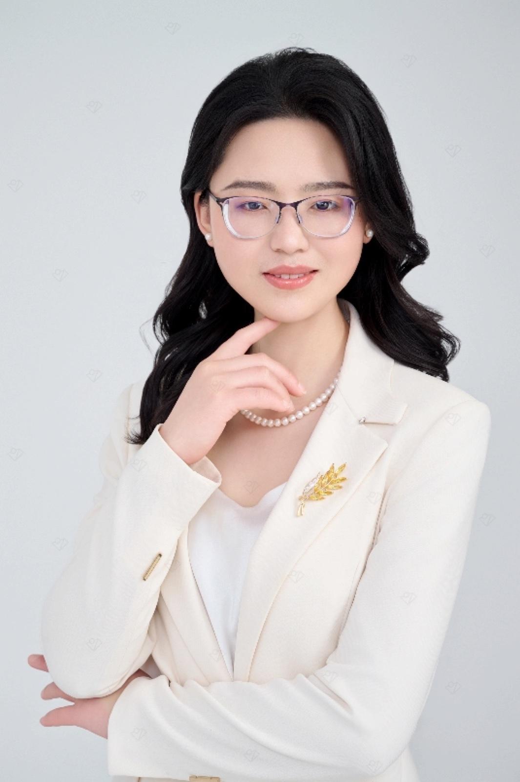 Dr. Na Zhao — portrait (alternate frame)